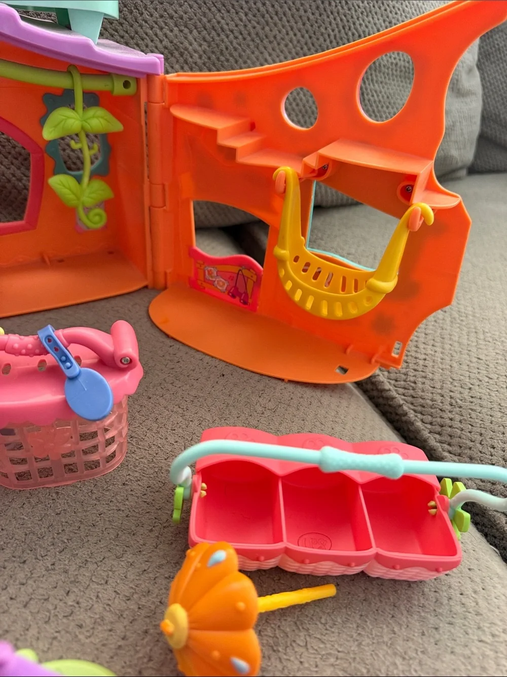 Littlest Pet Shop Bright Playset with Pink Slide, Purple Roof & Orange Walls